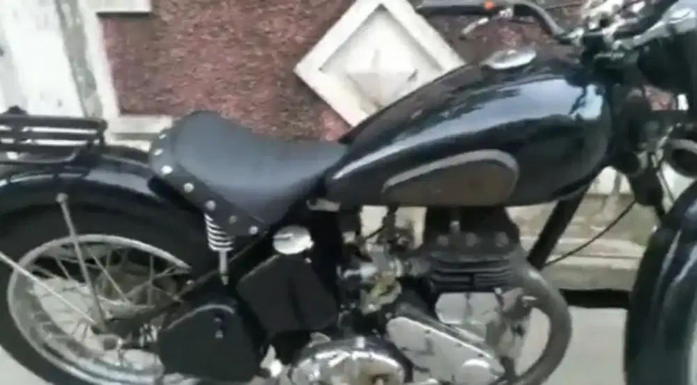 Motor Antik BSA Th 1948