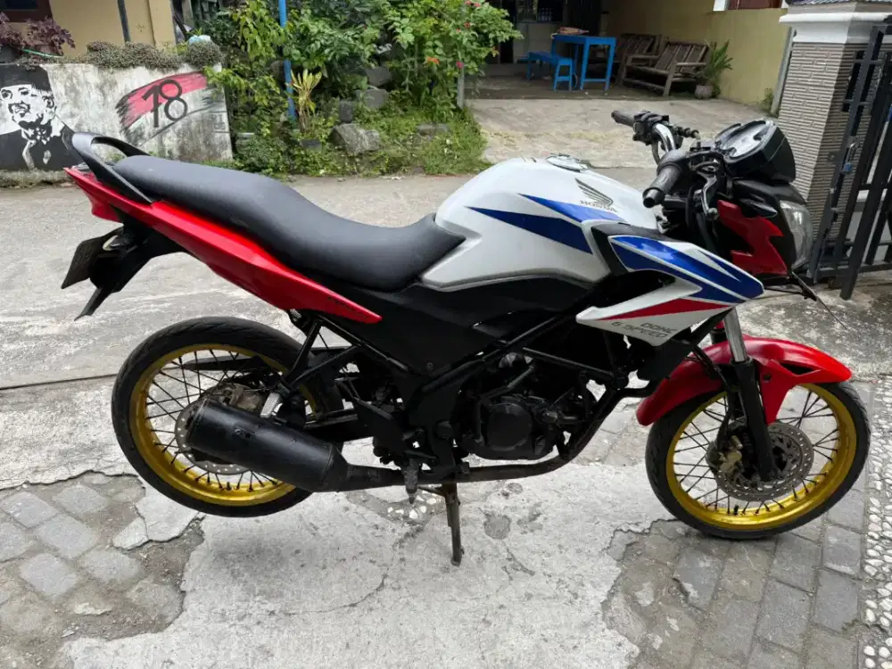 Honda CB 150 R THN 2014 plat AB Kota