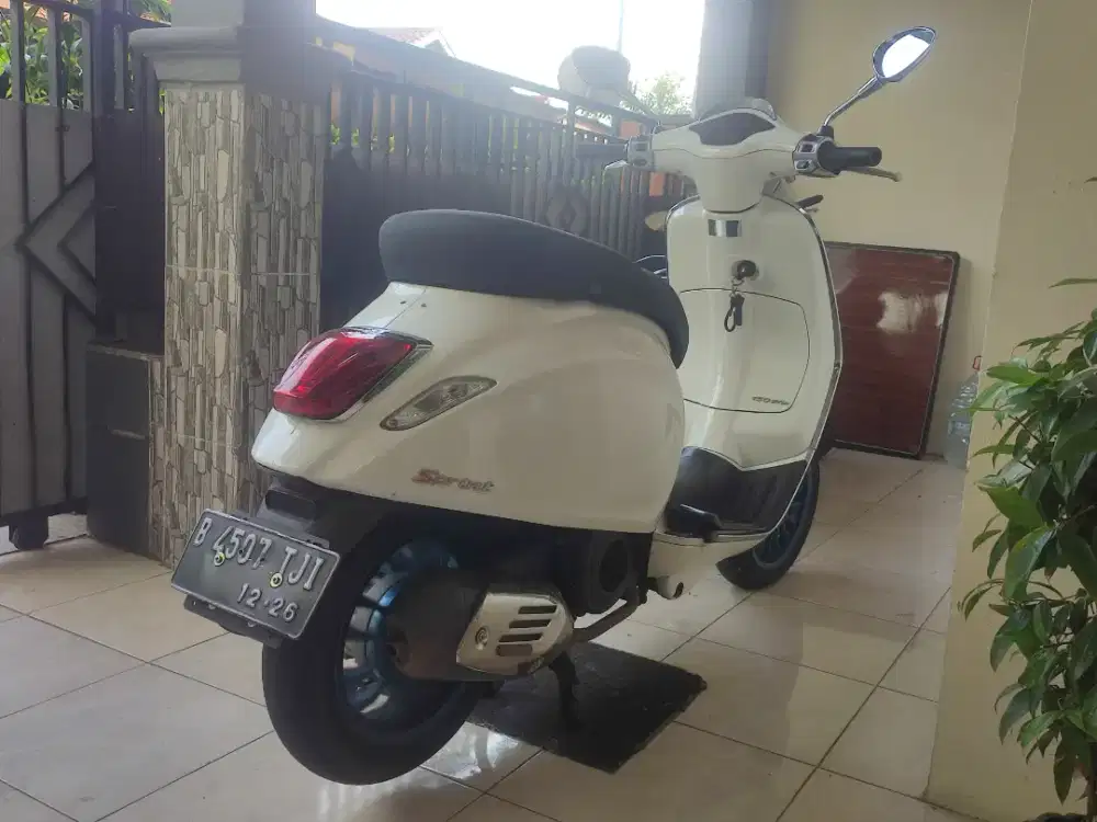 Vespa Sprint Pajak Hidup Full Original Bawaan Mulus dan Terawat