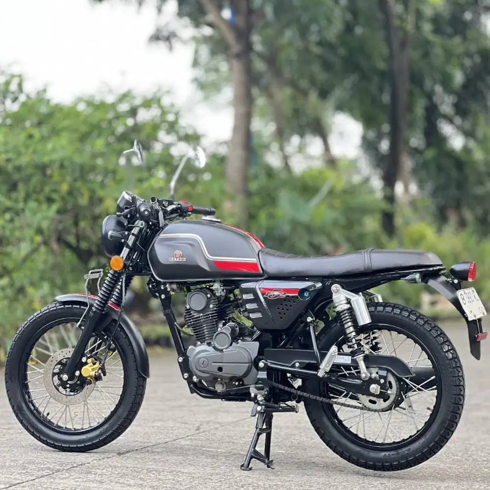BENELLI MOTOBI 152 HITAM 2023 KM 1K PAJAK PANJANG KAYAK BARU