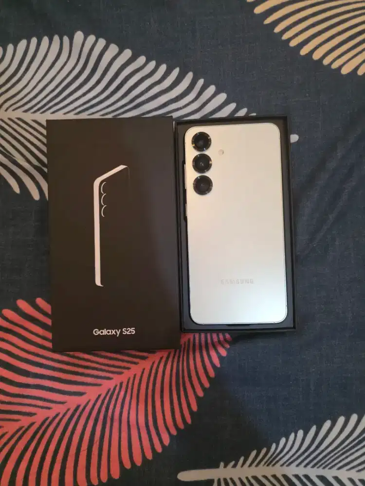 Samsung S25 12/512gb sein