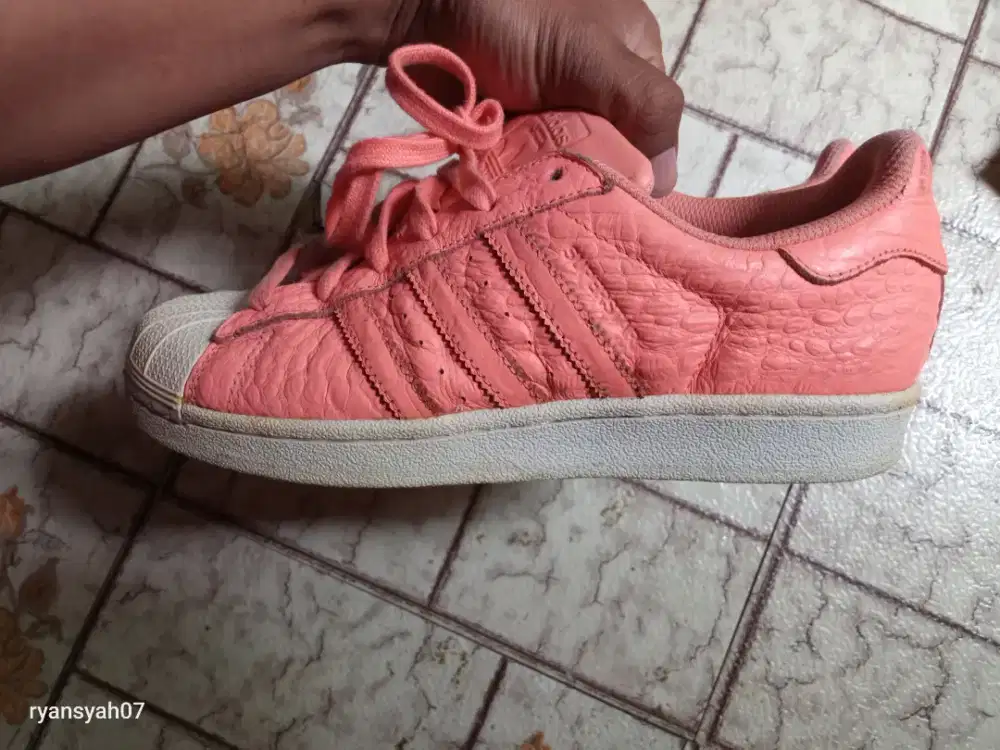 Sepatu adidas size 38