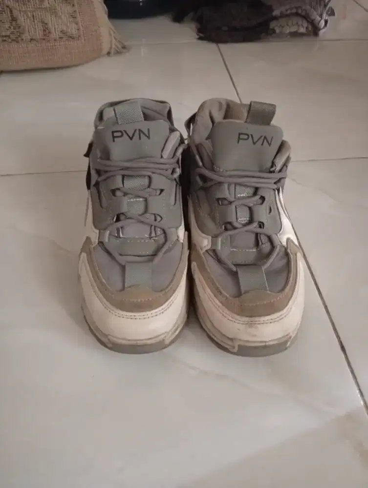 Sepatu cow/cew size 41 100rb saja layak pakai ada bekas ngijak lem