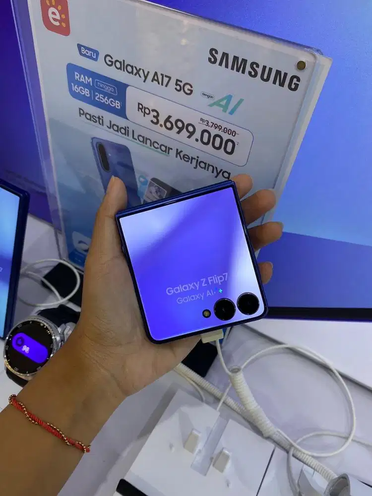 SAMSUNG GALAXY Z FLIP7