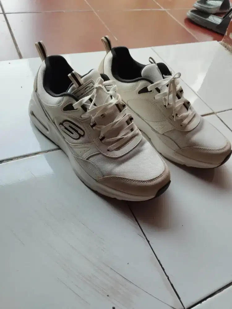 Sepatu Skechers Skech Air size 43