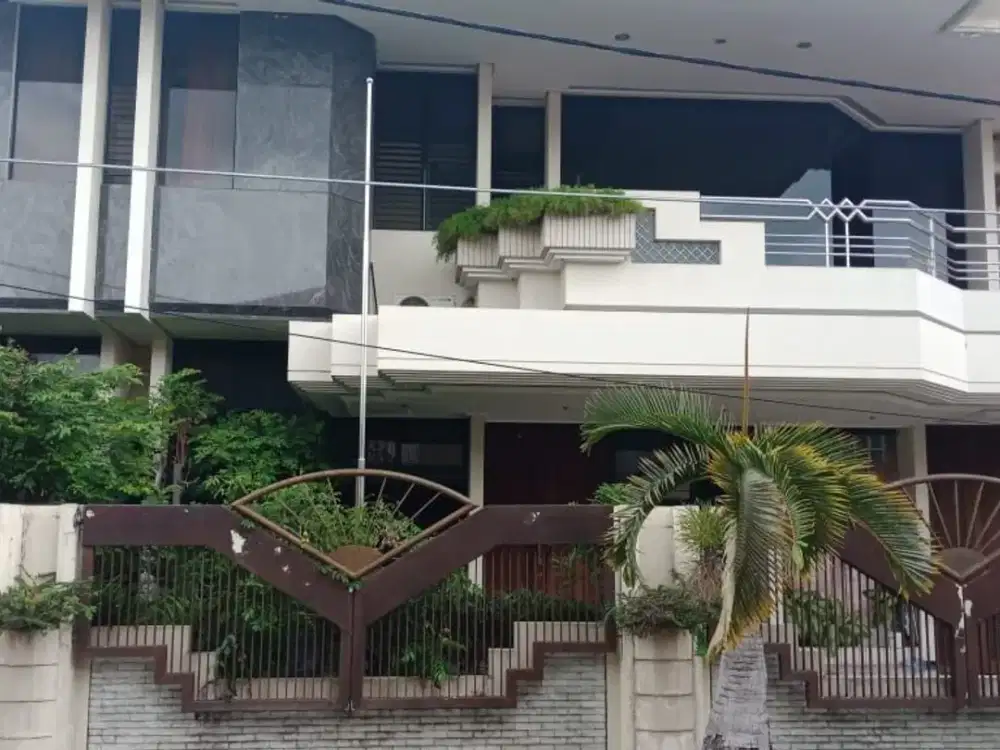 Dijual Rumah 2 lantai di Dharmahusada Indah Timur Surabaya