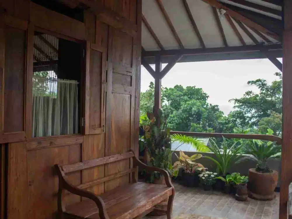 Butuh uang jual villa