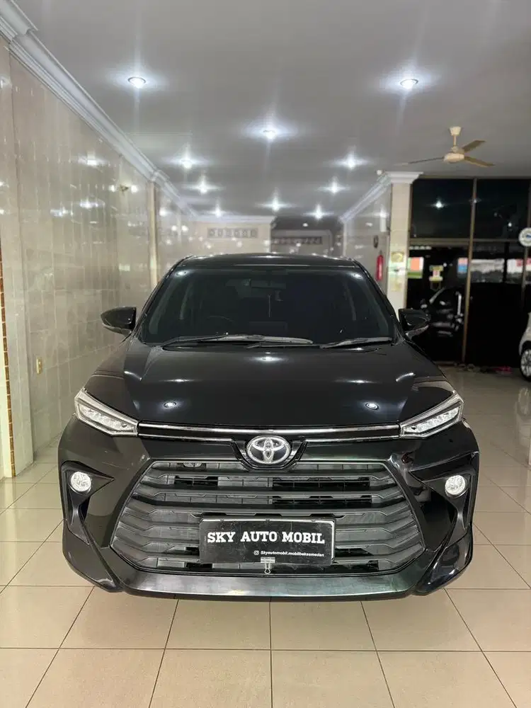 Toyota Avanza G Manual hitam 2022