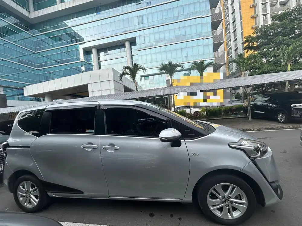 Dijual!! Toyota Sienta 2016 Silver Metalic