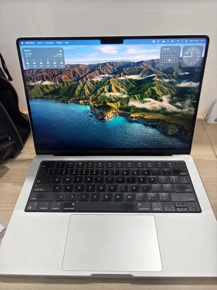 MacBook Pro 14” Silver • 8GB/512GB iBox • Mulus & Fullset | Siap Pakai