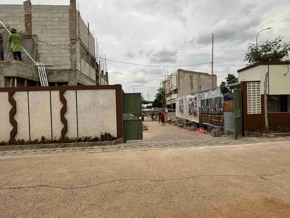 Strategis Terdepan ke Tol Limo Lokasi Pinggir Jalan