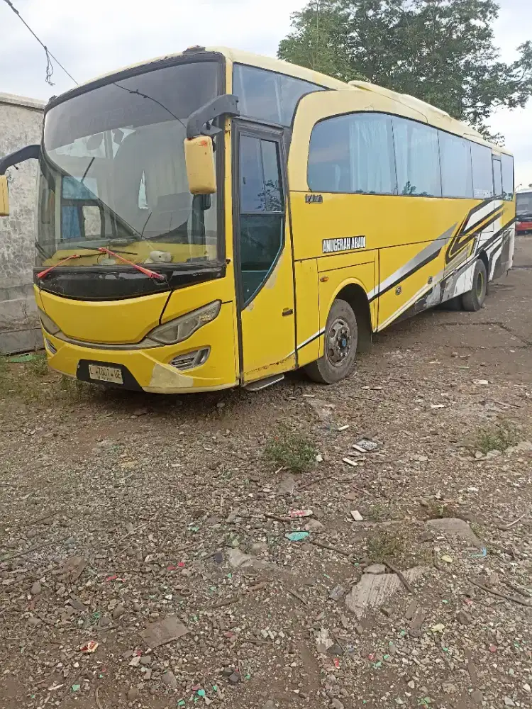 Bus big. Bus besar hino rkt torbo