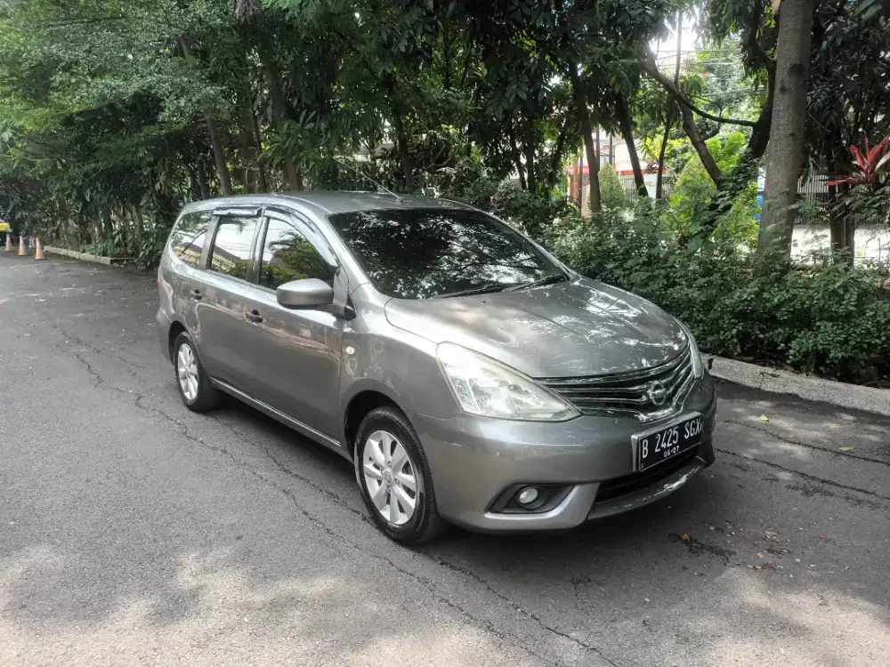 Nissan grand livina sv 1.5 At th 2016