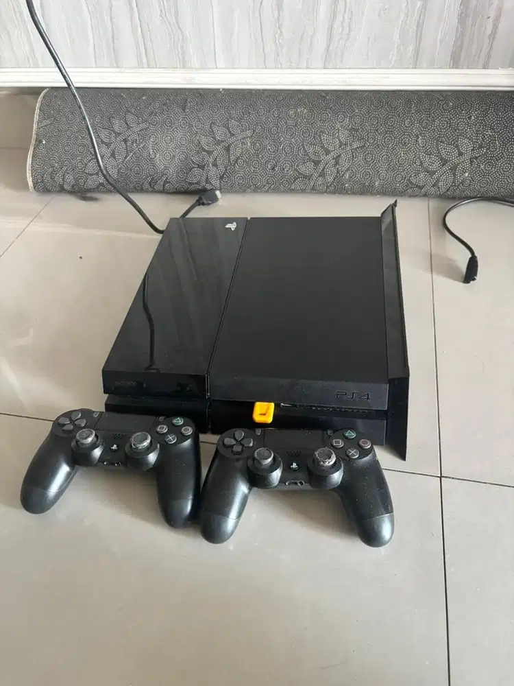 DIJUAL PS4 FAT 500GB 9.00 FULL GAME + 2 STIK