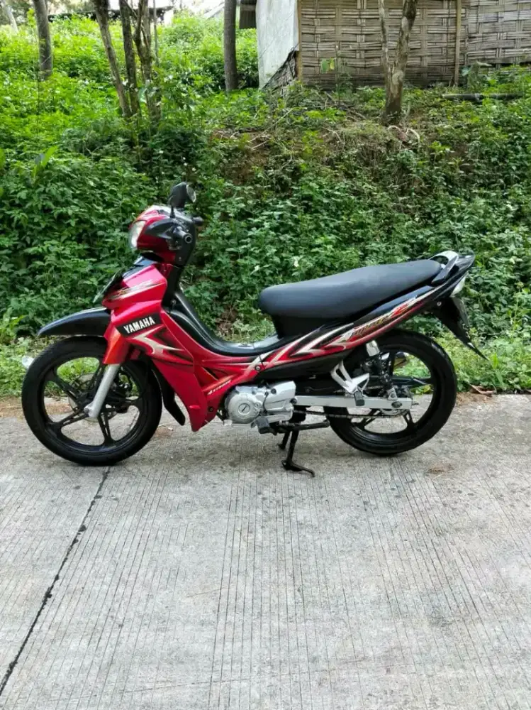 Yamaha Jupiter 2006 merah