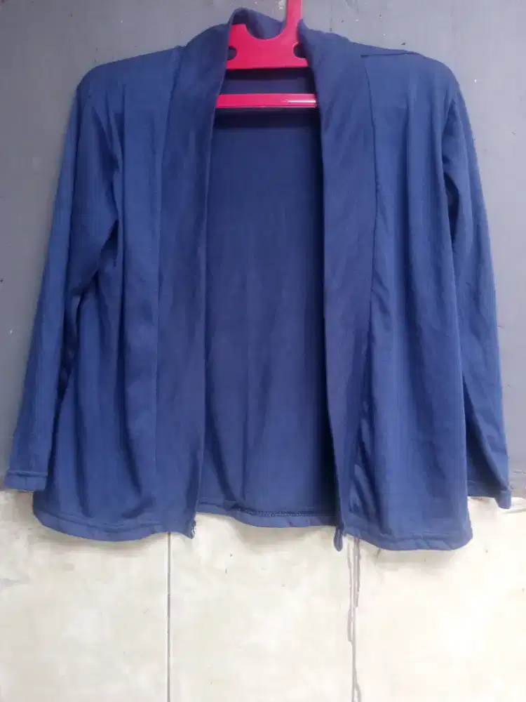 PRELOVED CARDIGAN PENDEK NAVY TANGAN PANJANG