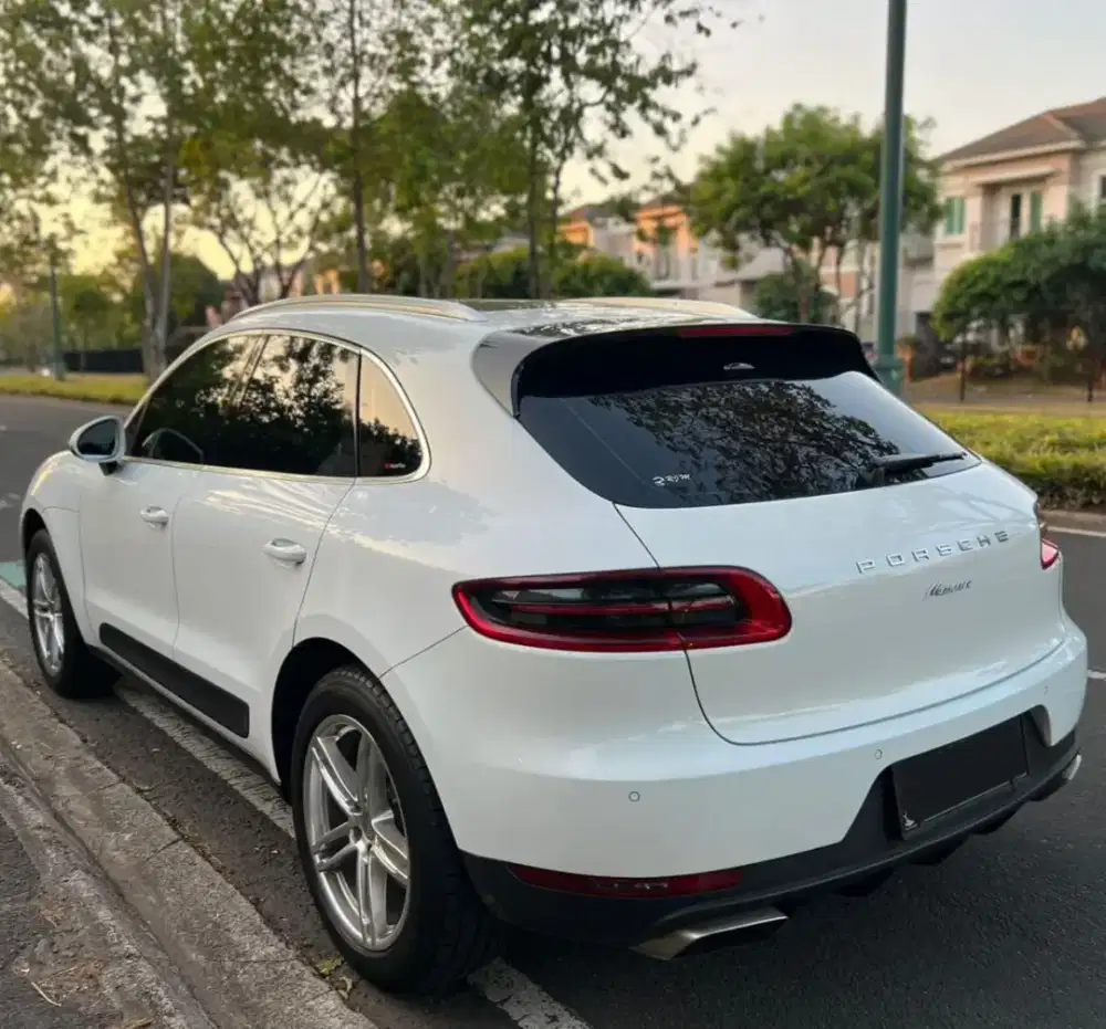 MURAH CASH. PORSCHE Macan Sport Chrono 2015 cayenne 2014 turbo