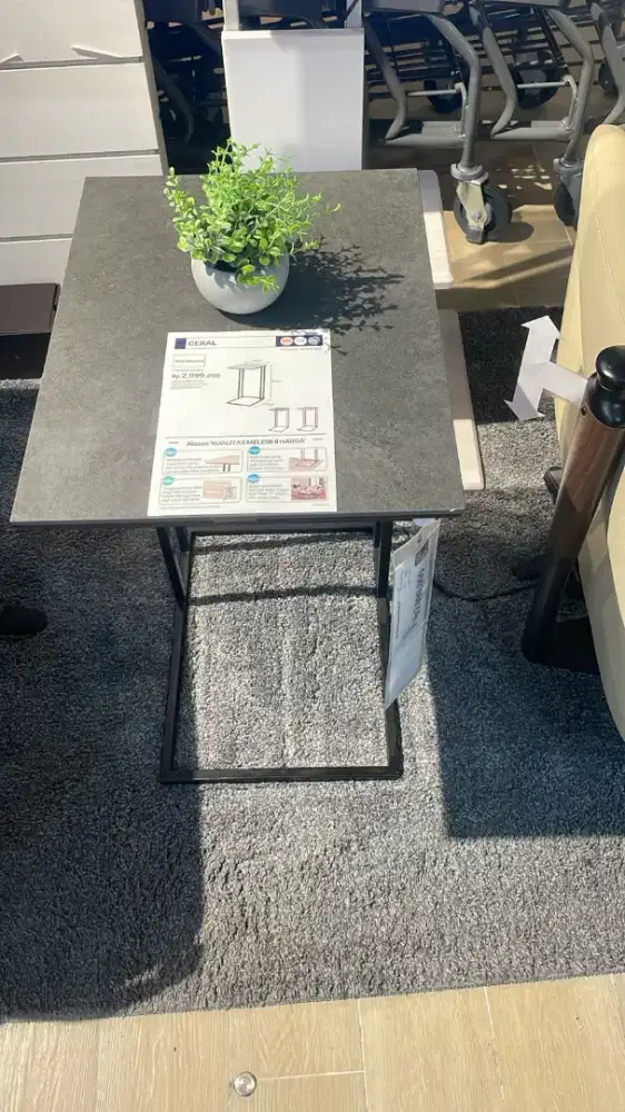 MEJA SAMPING 
L35xD46xT63cm