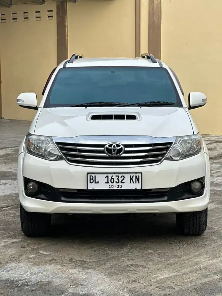 Toyota fortuner vnt 4x4 at matic 2015