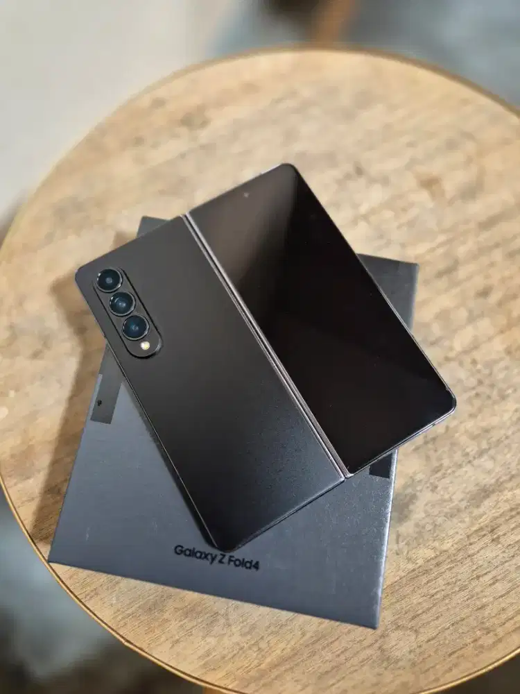 Samsung Z Fold 4 12/256GB Resmi Sein Black Lengkap