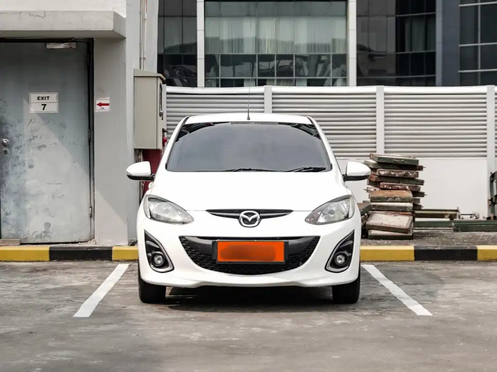 Mazda 2 V 1.5 AT 2013
