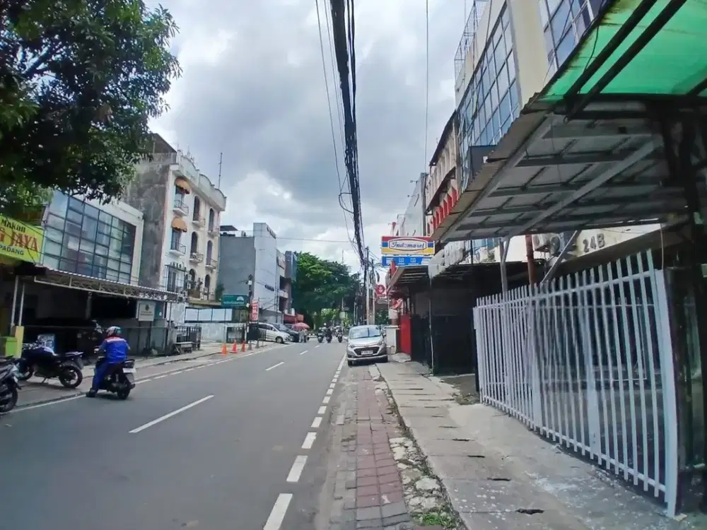 Dijual ruko murah di menteng jl cilosari  5 lantai