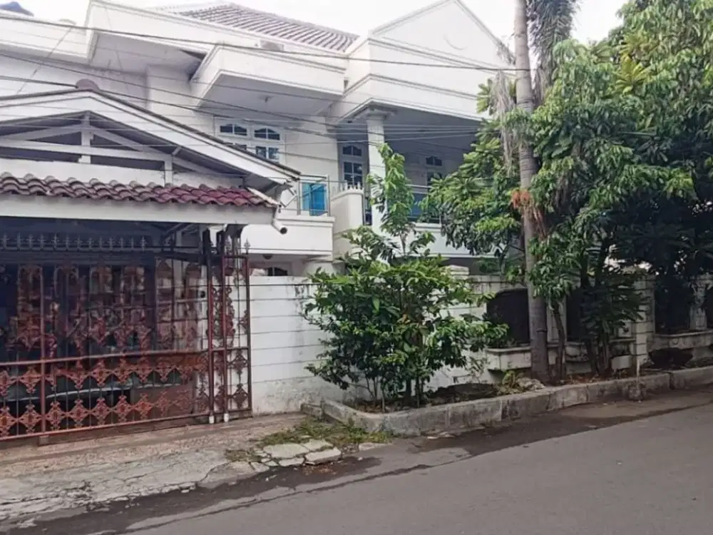 Rumah Kelapa Puan Kelapa Gading 15x20m 2 lantai, hoek, dekat ke MKG