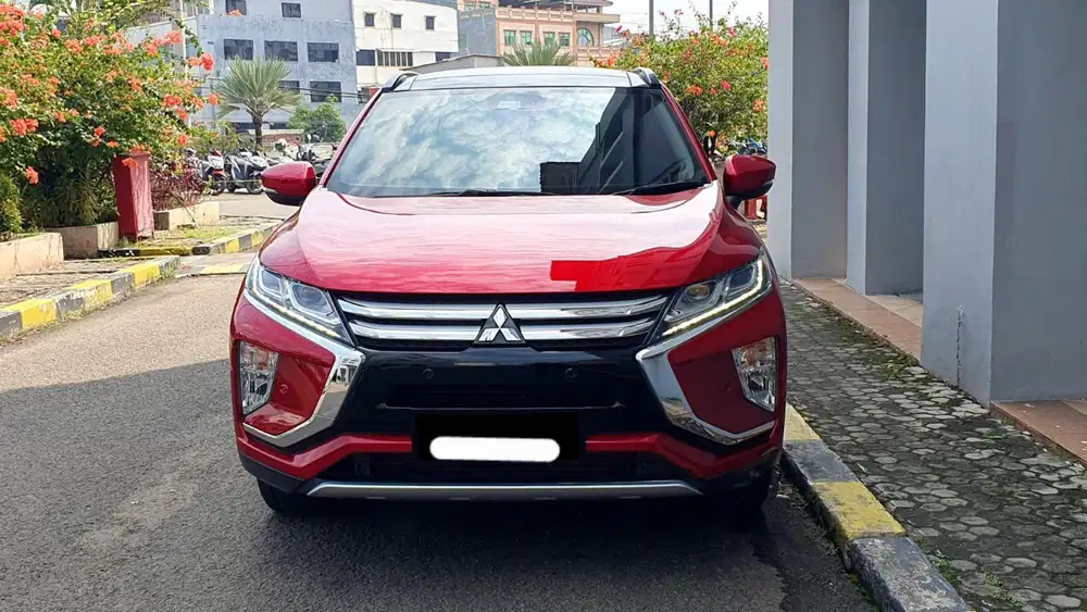 Mitsubishi eclipse cross ultimate 2019 pakai 2020 merah