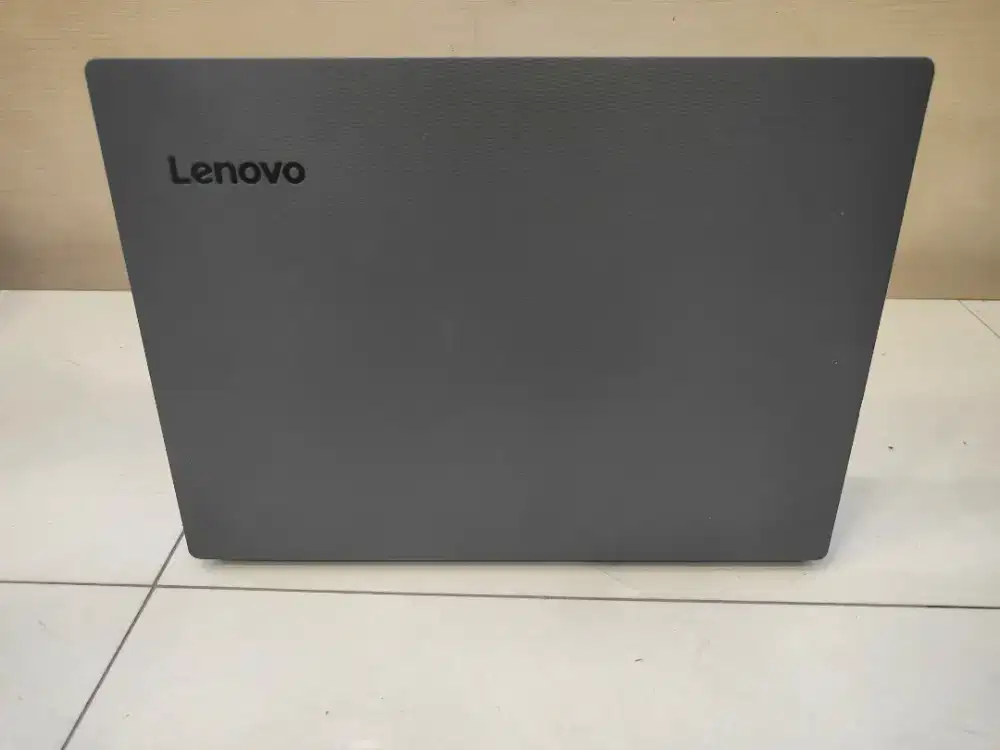Laptop Lenovo 14 inc i3 4/1 tera hdd