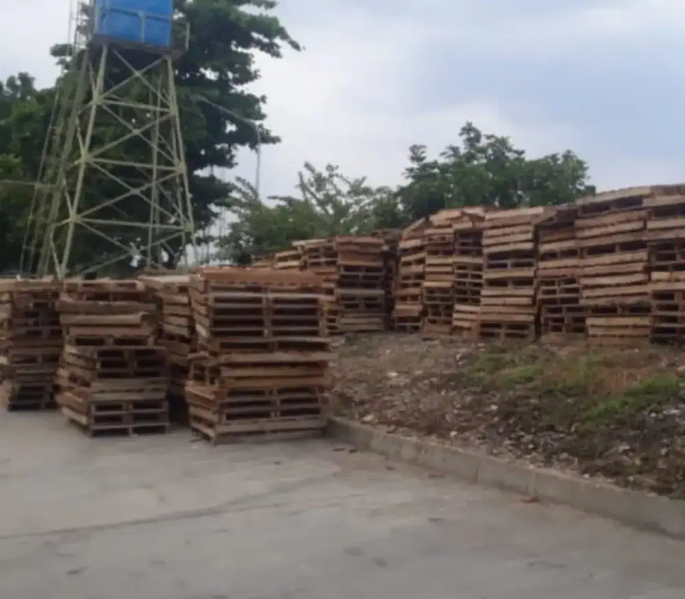 Palet kayu Bekas