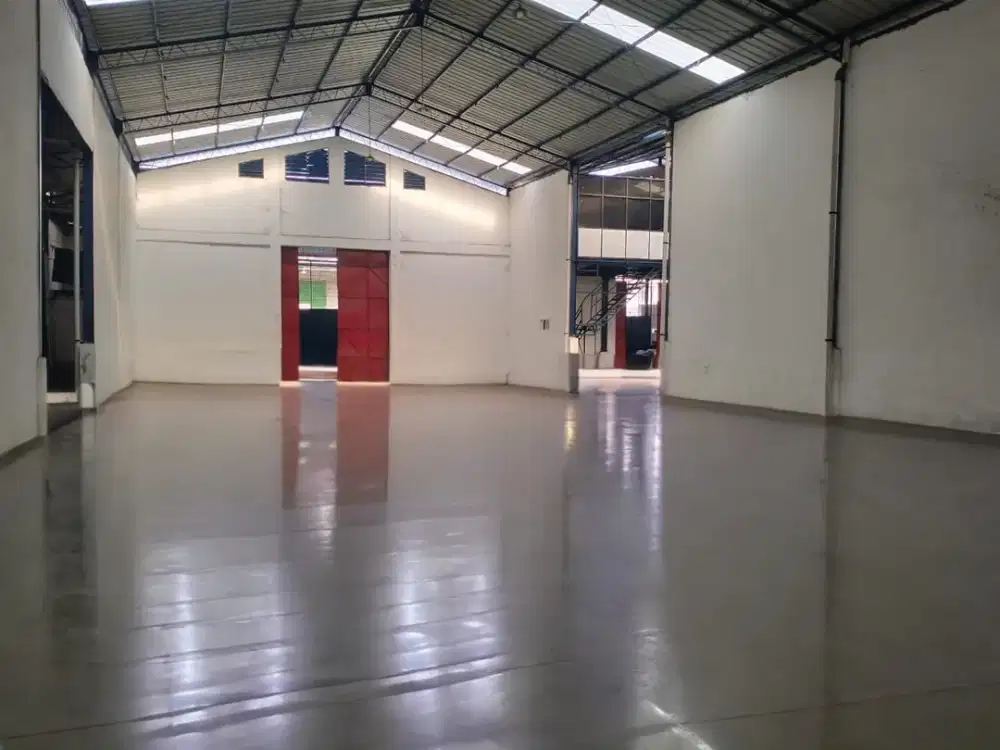 DISEWAKAN CEPAT GUDANG KANTOR KONDISI BAGUS 1200MTR JAKARTA BARAT