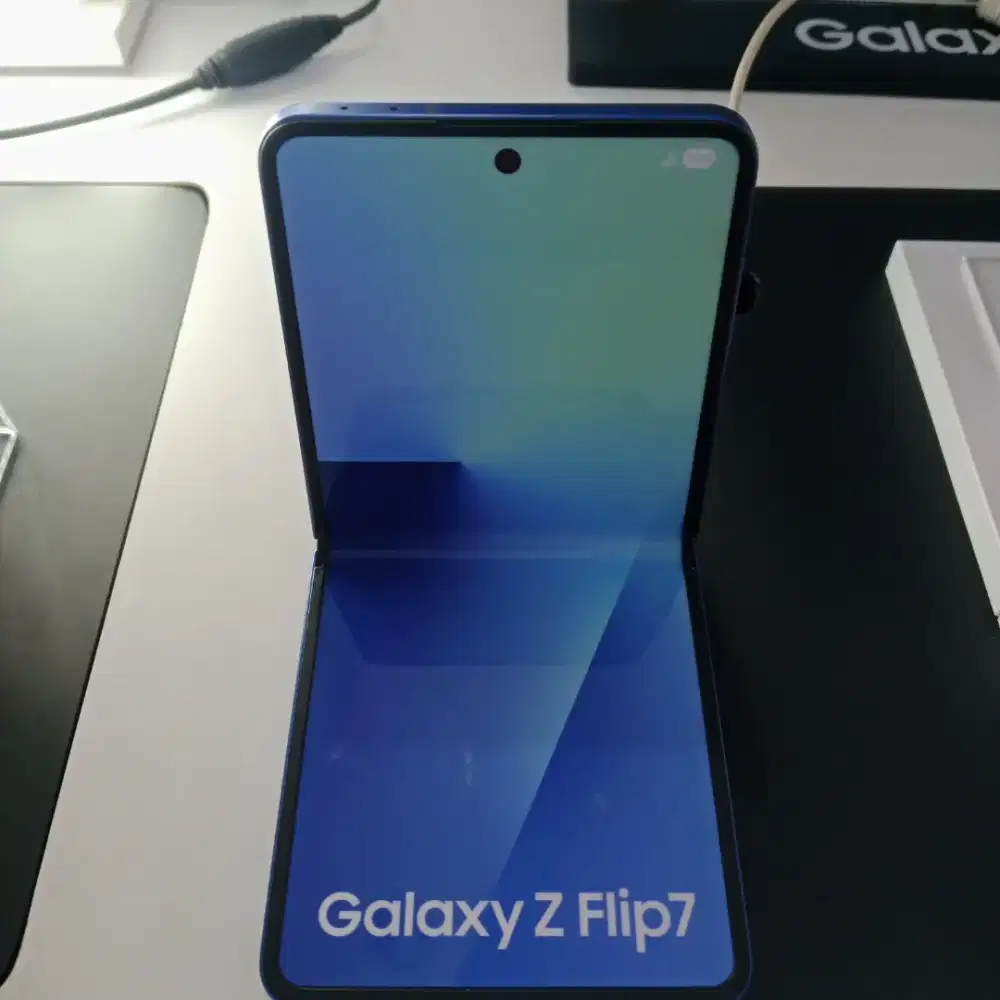 Samsung Galaxy Z Flip7