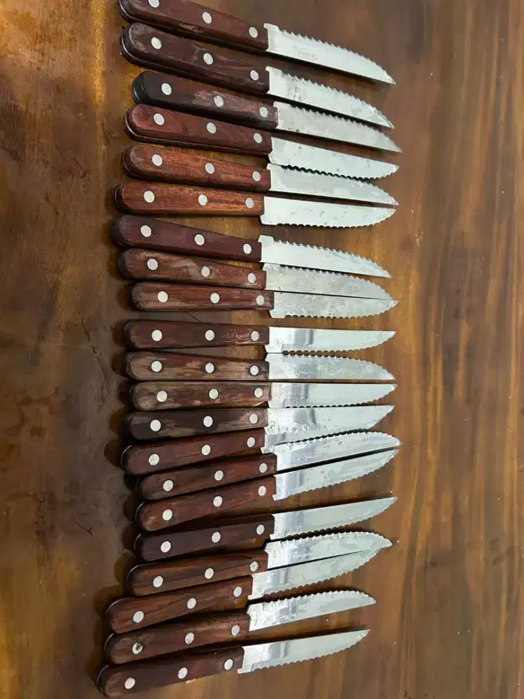 Pisau steak merk royal steak sangat tajam/each