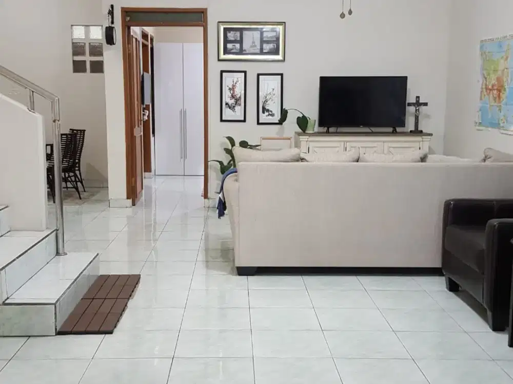 Dijual Cepat Rumah Semi Furnished Siap Huni Lokasi Strategis di Kawaluyaan Indah Bandung