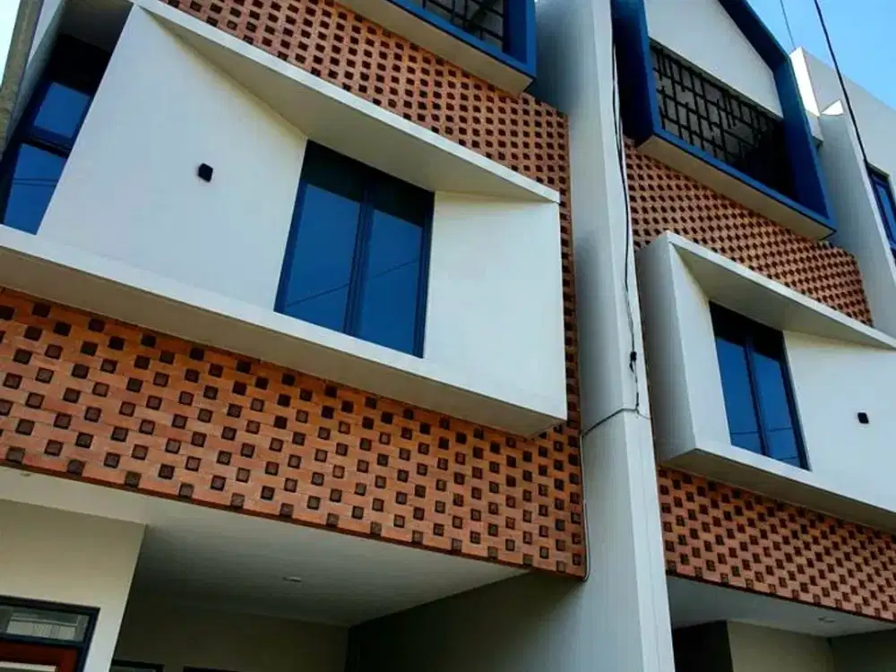 RUMAH 2 UNIT DALAM CLUSTER  THE COZY HOUSE