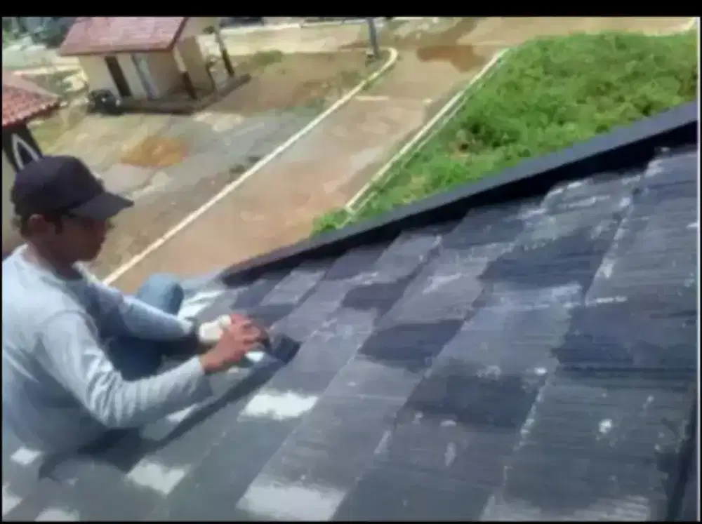 JASA DAN TUKANG PERBAIKAN ATAP BOCOR