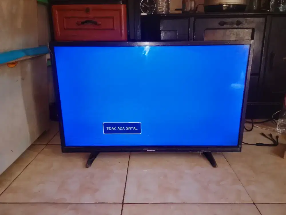 Tv led panasonic TH-32E305G minus apa adanya