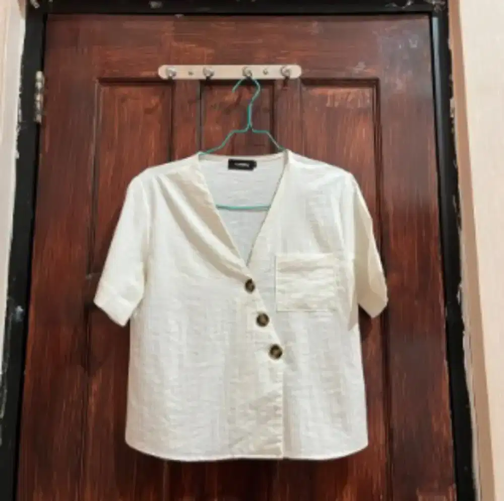Kaos atasan cewek putih