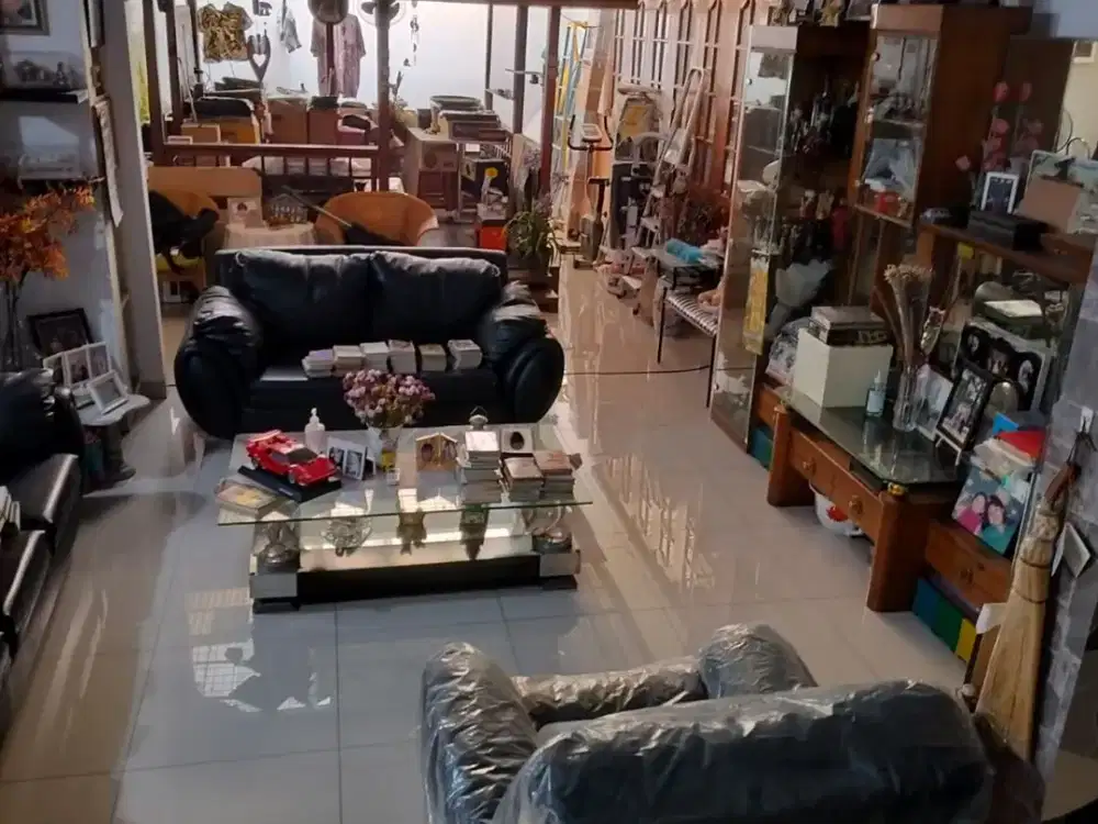 dijual rumah hadap timur 2,5 lantai citra garden 1