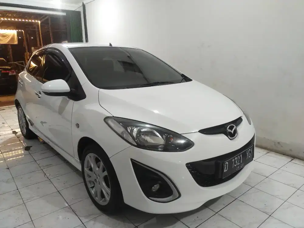 Mazda 2 tipe R matic 2011 dp 25
