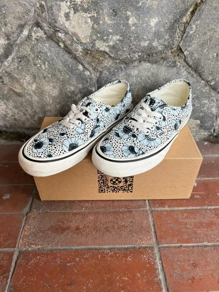 Sepatu Vans Authentic VR3 size 39