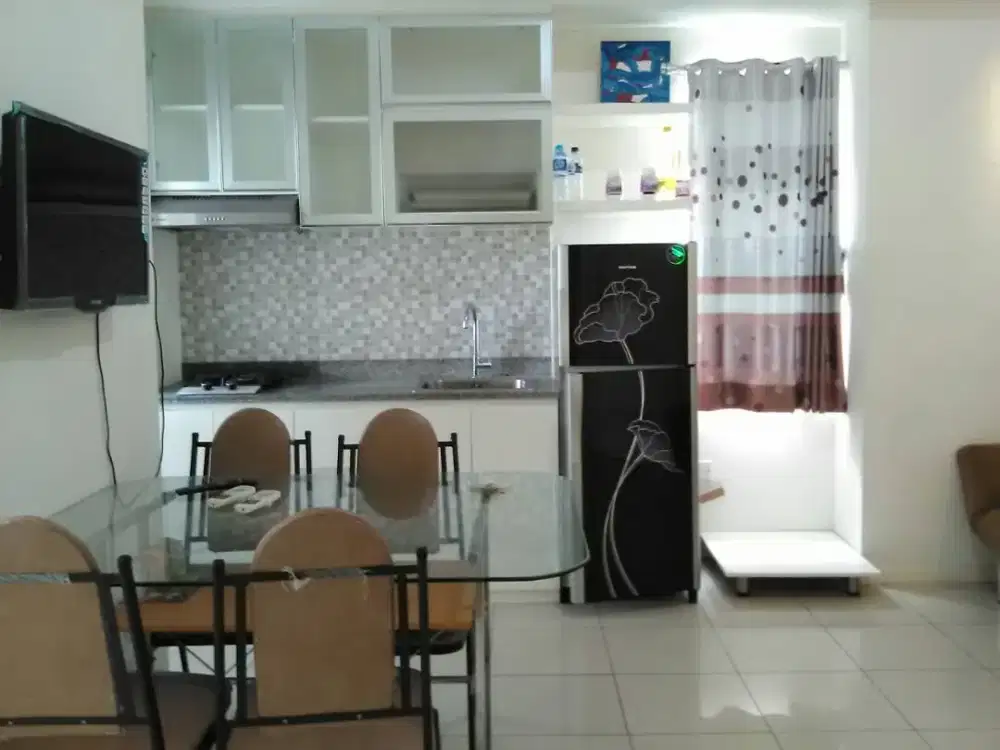 disewakan apartemen green lake sunter,2kamar,full furnished,hoek,lantai rendah,AC 3 dan waterheater