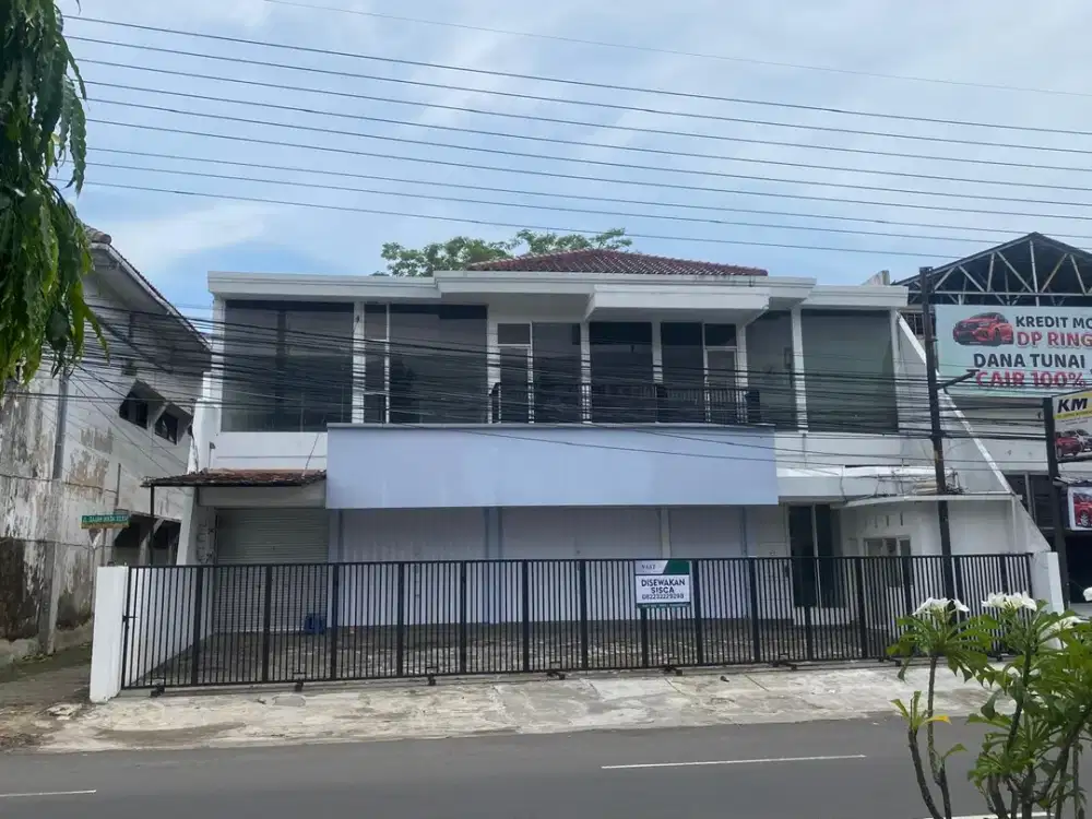 DISEWAKAN GEDUNG STRATEGIS 2 LANTAI PUSAT KOTA JEMBER