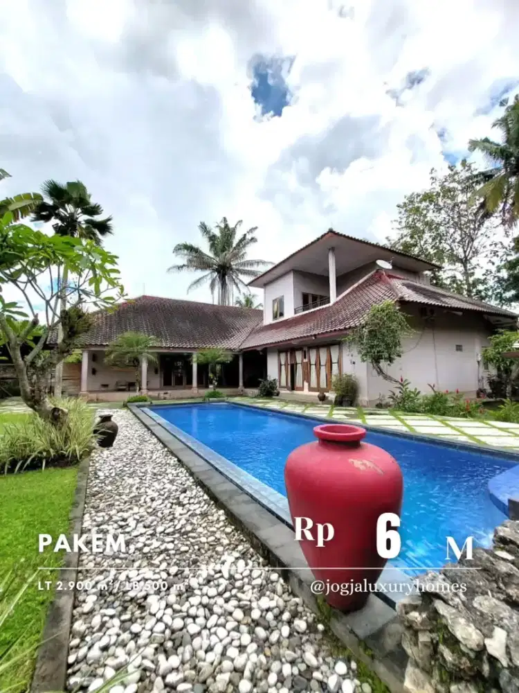 Dijual Villa dengan Halaman Super Luas di Area Sejuk Pakem