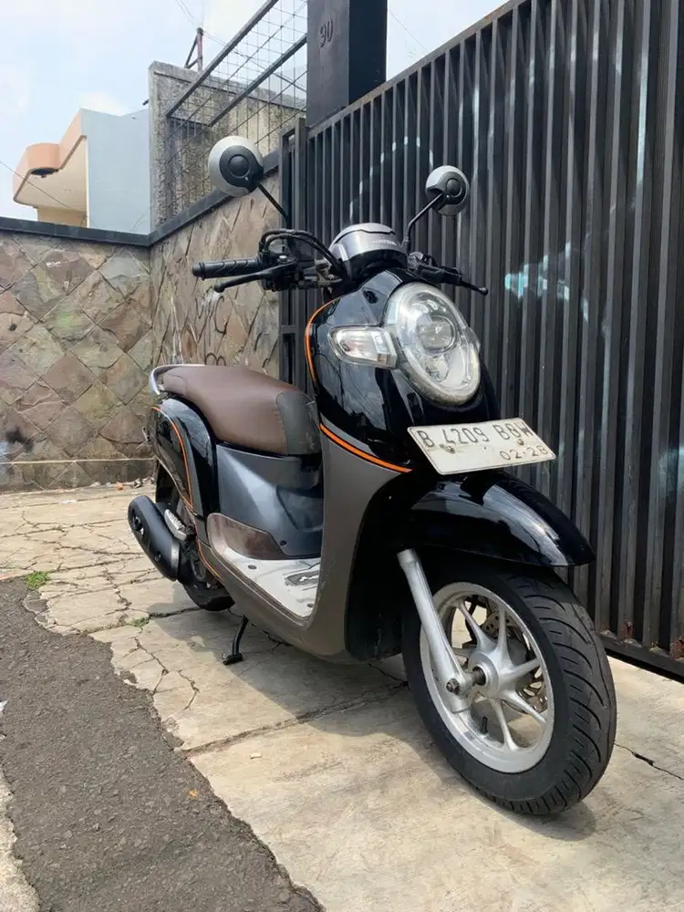 Honda scoopy tahun 2018 ss lengkap ampe faktur