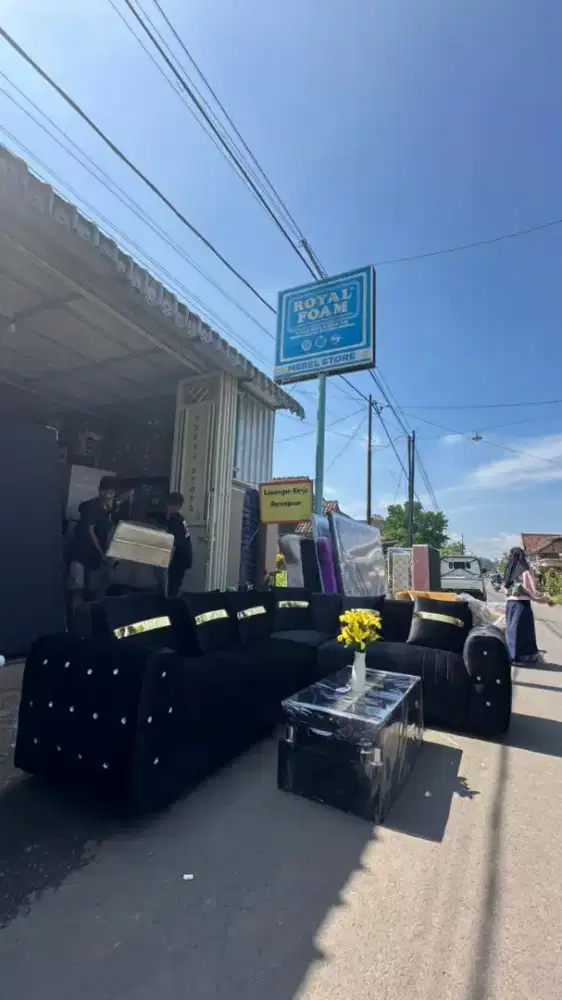 Sofa Sudut/Sofa Pojok Kancing List Emas