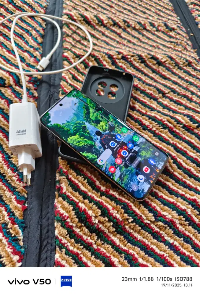 Realme 13 pro 5G ram 12/256 kelengkapan hp charger