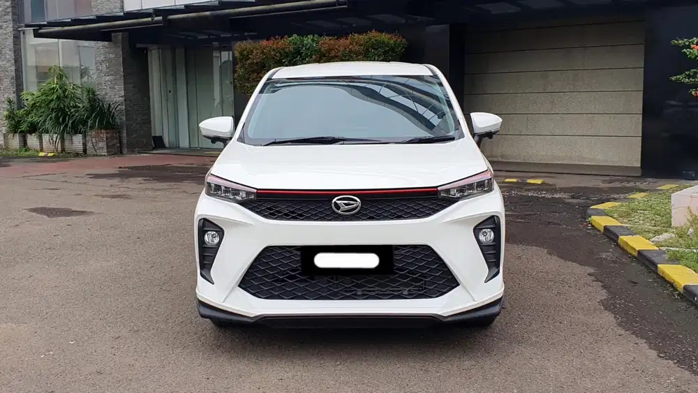 Km 3rb daihatsu xenia r ads cvt matic 2023 putih camera360