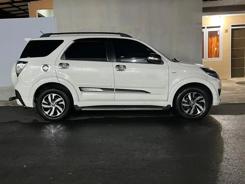 Rush Warna Putih Tahun 2015 Pemakaian Pribadi