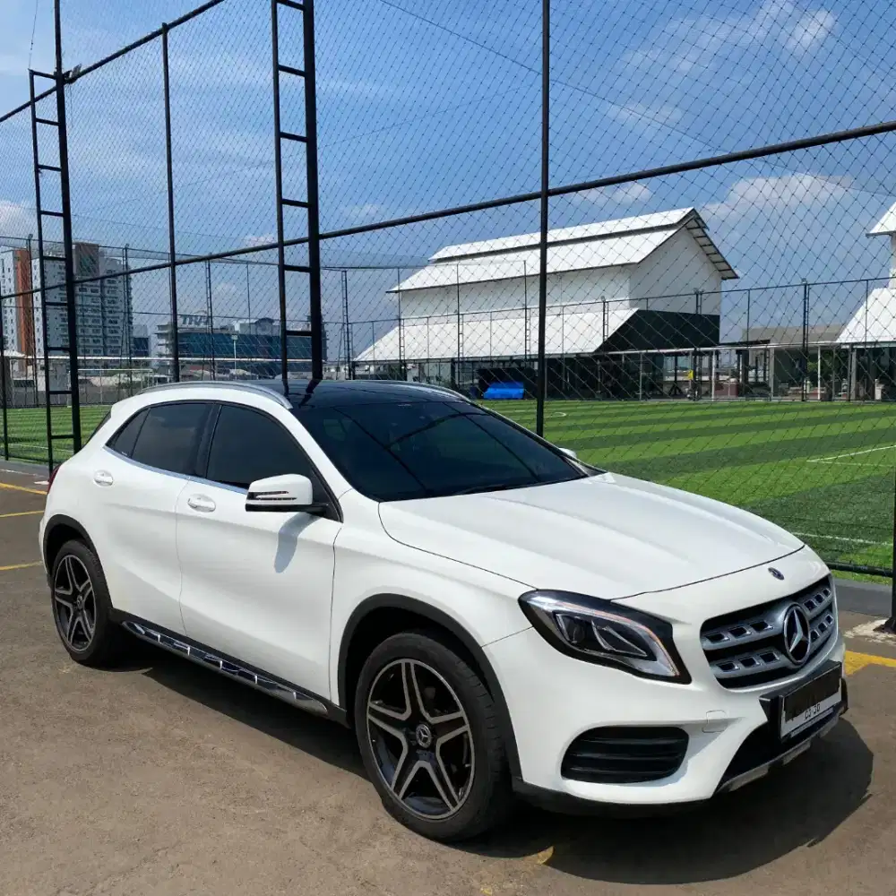 MERCEDES BENZ GLA200 AMG 2018